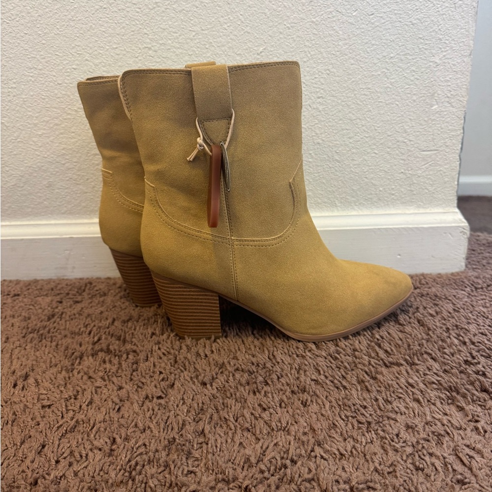 MIA MARNIE TAN FAUX SUEDE WESTERN BOOTIES BOOTS SIZE 9 10 NEW